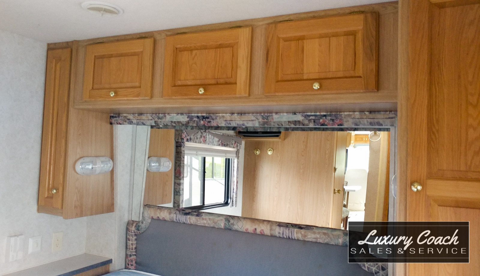 SOLD 1999 Monaco La Palma 32S Luxury Coach Sales & Service