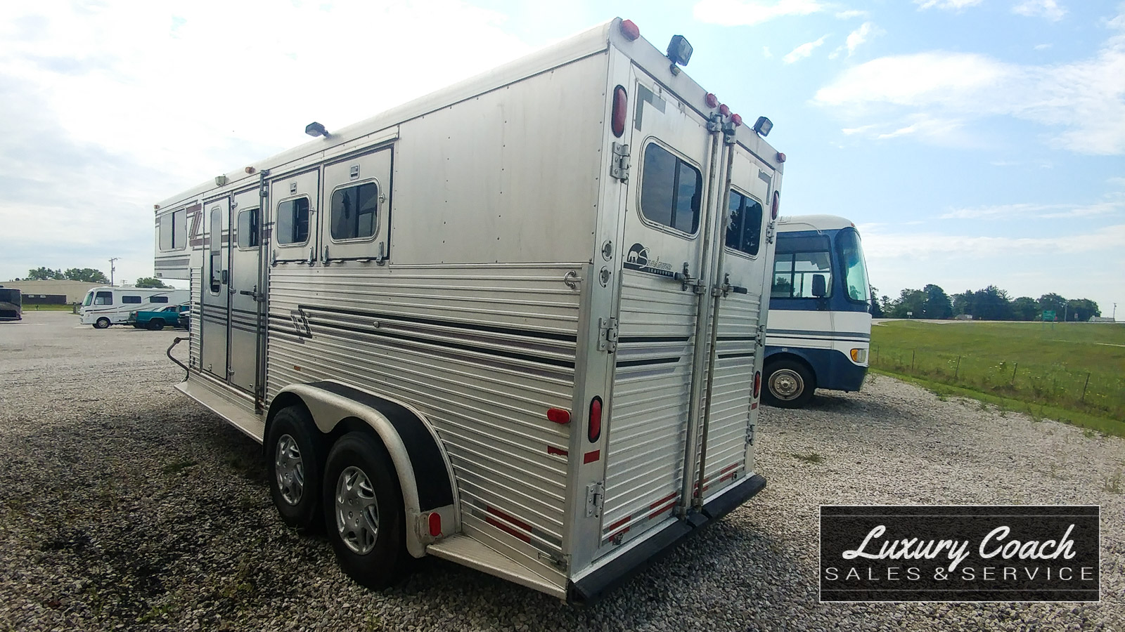 1996 Sundowner Sunlite Horse Trailer 6,900 at Luxury Coach