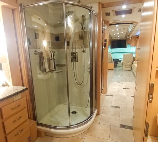 2006 Country Coach Magna 630 at Luxury Coach
