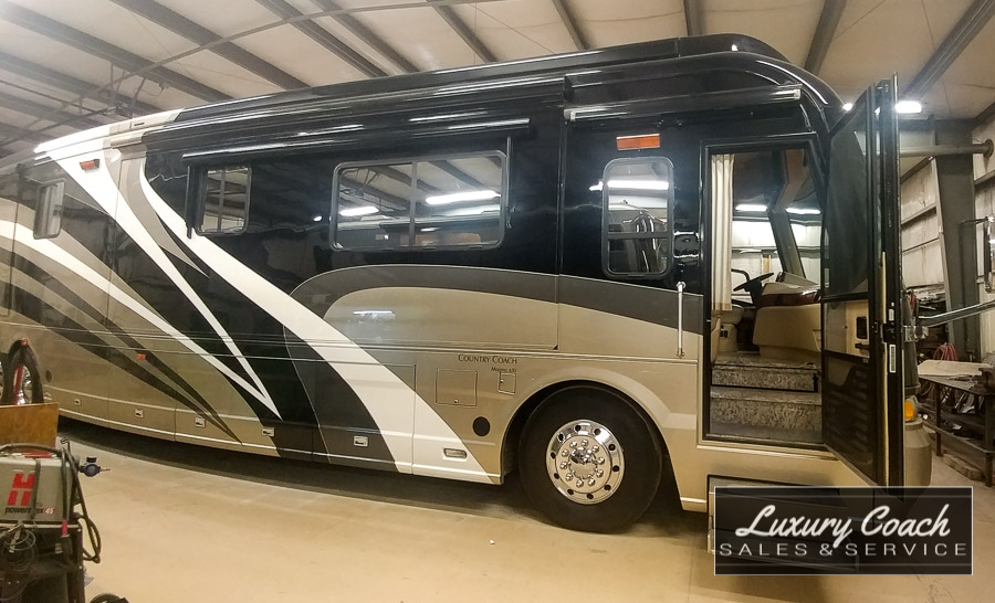 2006 Country Coach Magna SOLD Luxury Coach Sales & Service