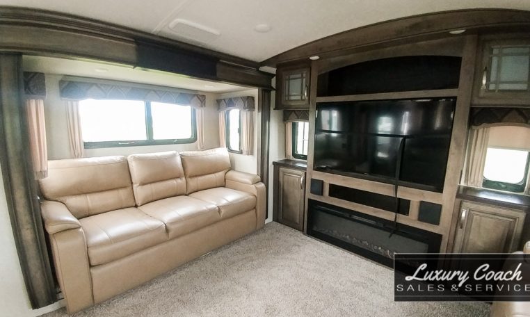 2018 Keystone Montana 3791D at Luxury Coach