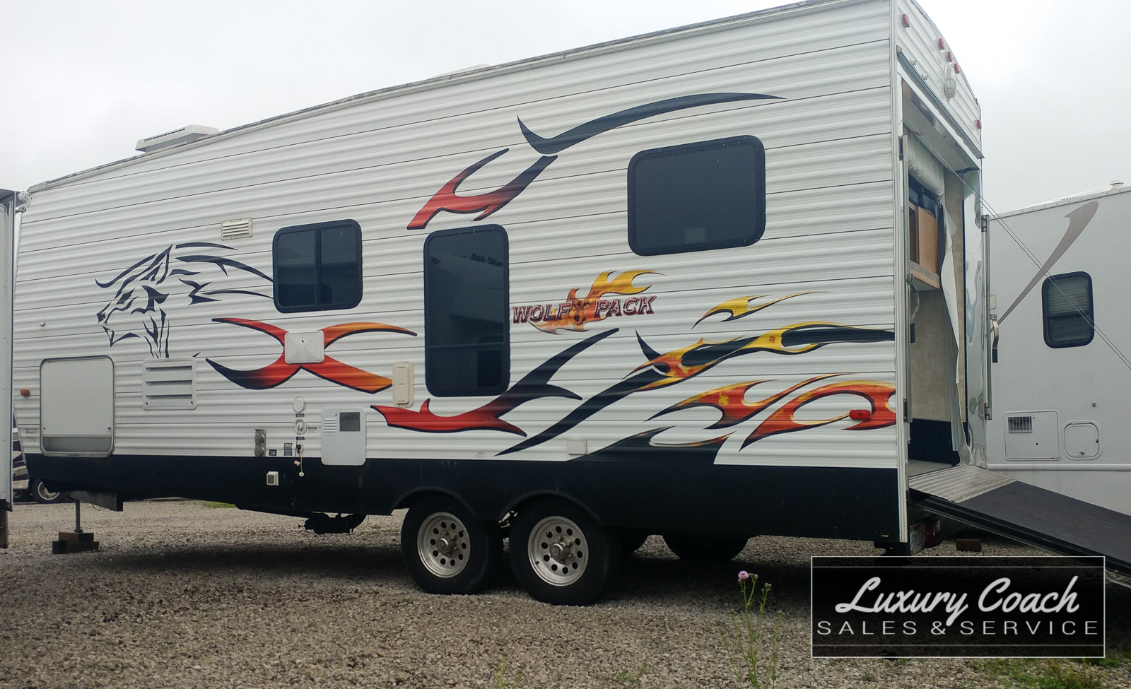 Luxury Coach | 2007 Forest River Cherokee Wolf Pack For Sale - SOLD 2007 Cherokee Wolf Pack Toy Hauler
