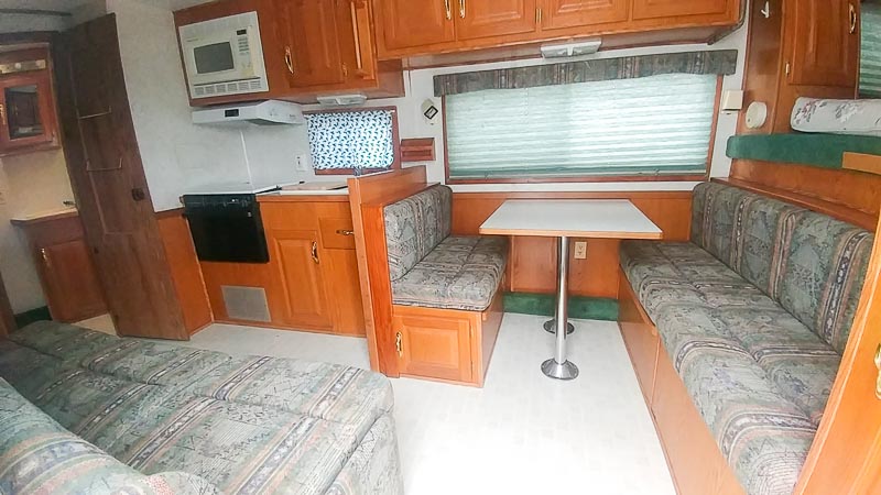 1999 Sundowner Trailer Series 8014 - Luxury Coach Sales & Service