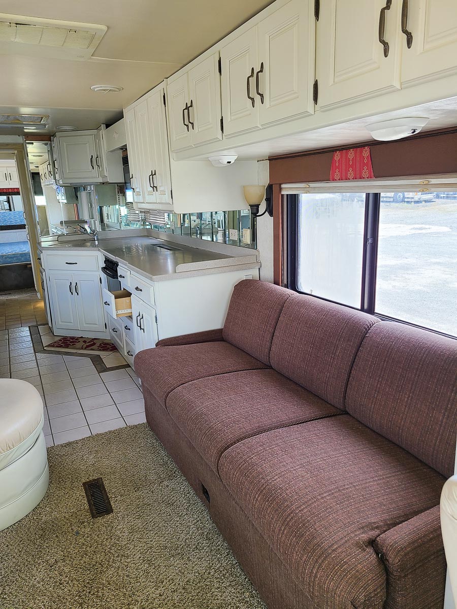 SOLD: 1998 Holiday Rambler Endeavor 37WDS