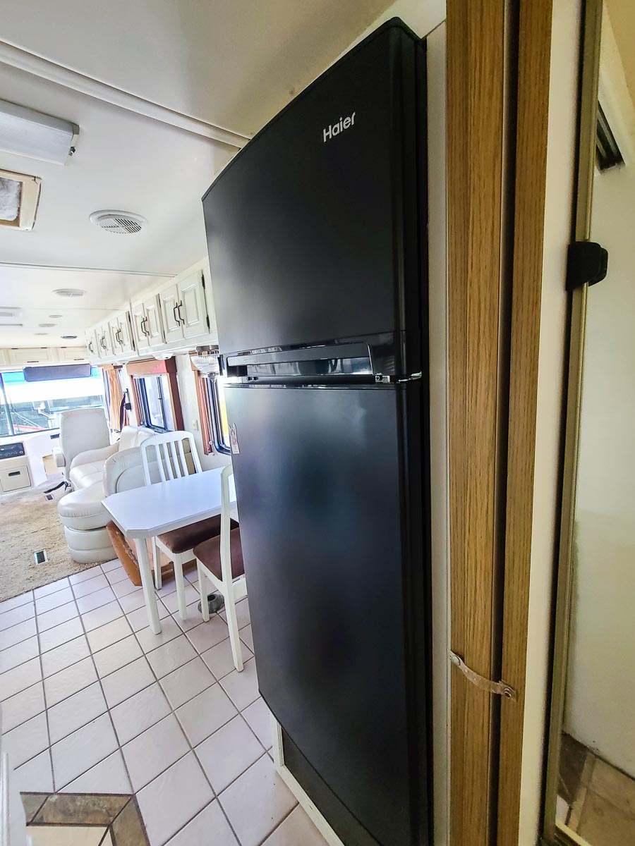 SOLD: 1998 Holiday Rambler Endeavor 37WDS
