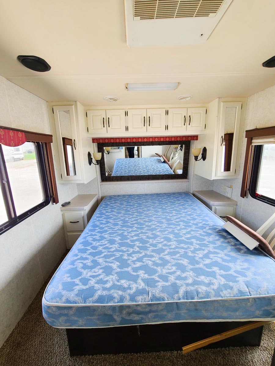 SOLD: 1998 Holiday Rambler Endeavor 37WDS