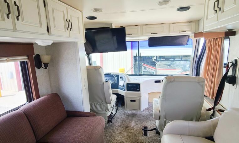 1998 Holday Rambler Endeavor at Luxury Coach - Living Area again