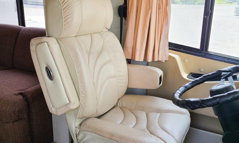 1998 Holday Rambler Endeavor at Luxury Coach - Driver Seating