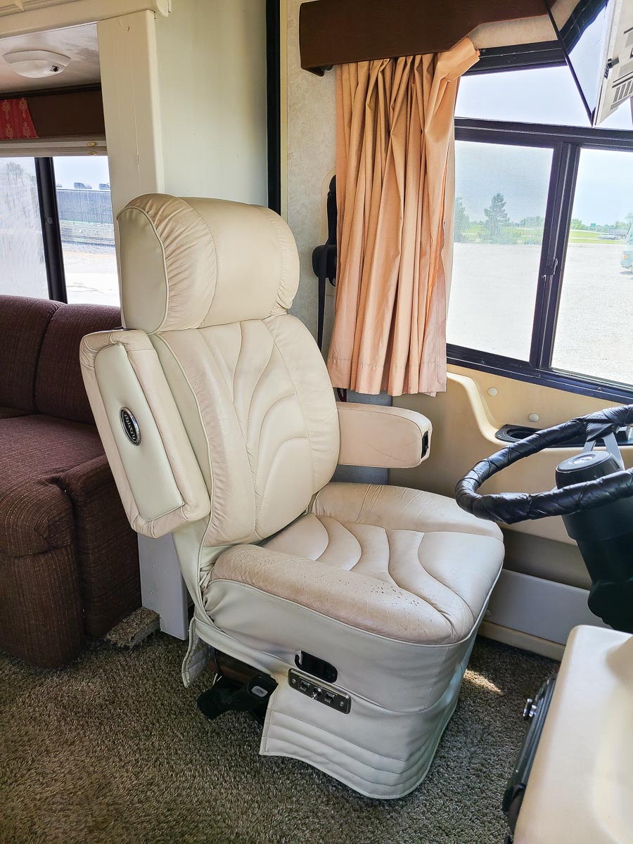SOLD: 1998 Holiday Rambler Endeavor 37WDS