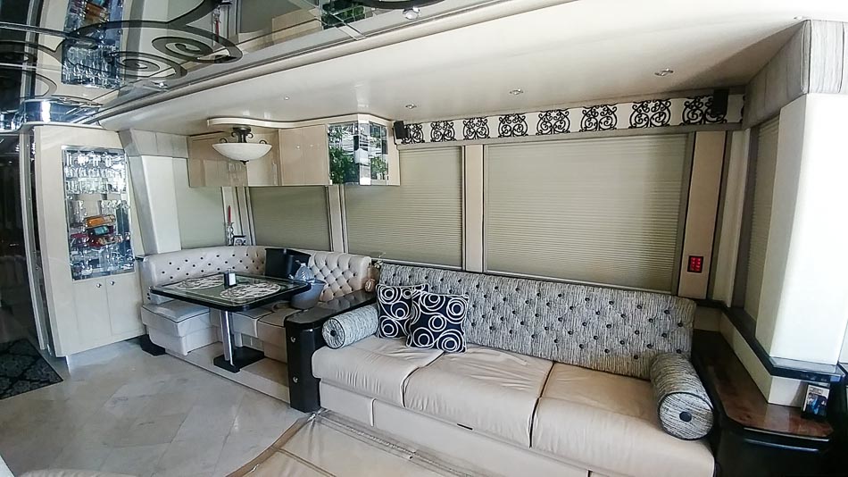 2007 Prevost Featherlite XLII Luxury Coach Sales & Service