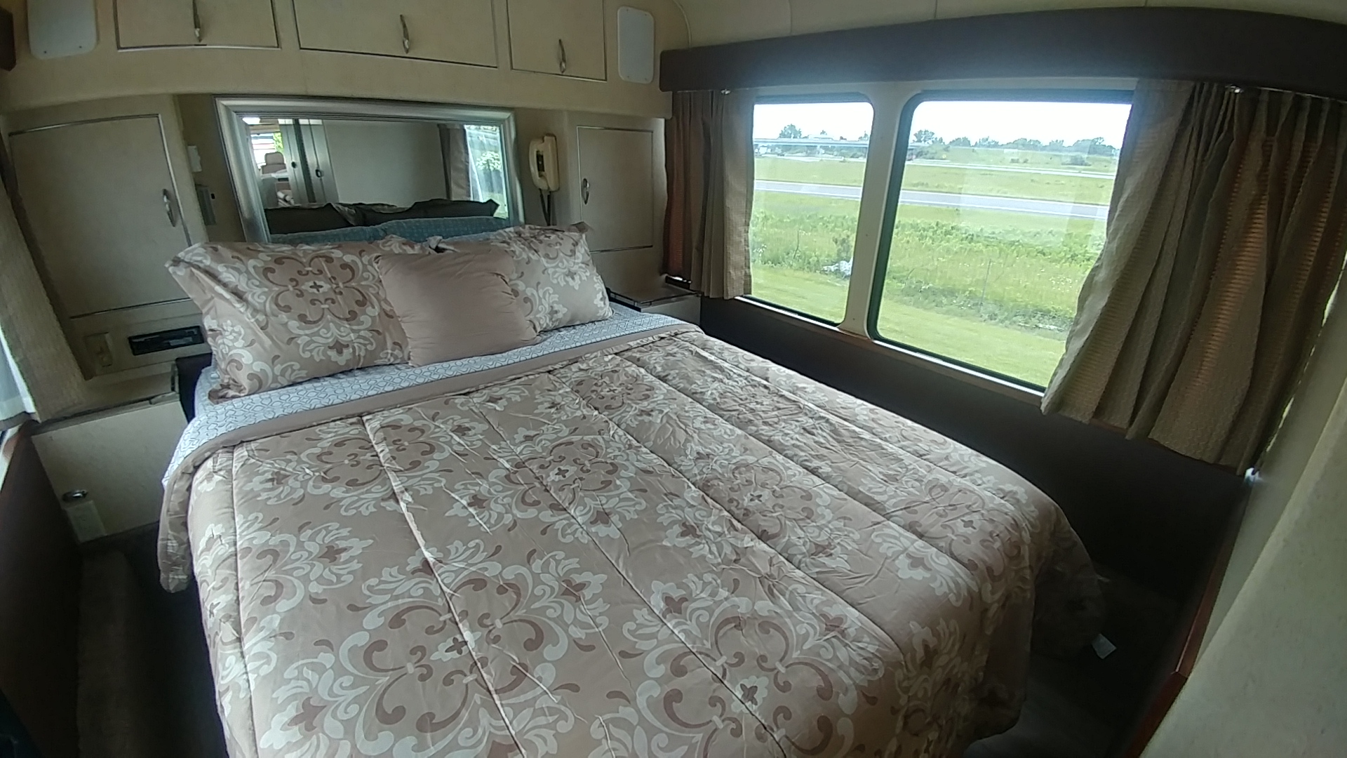 1988 MCI Custom Coach 102A3 Luxury Coach Sales & Service