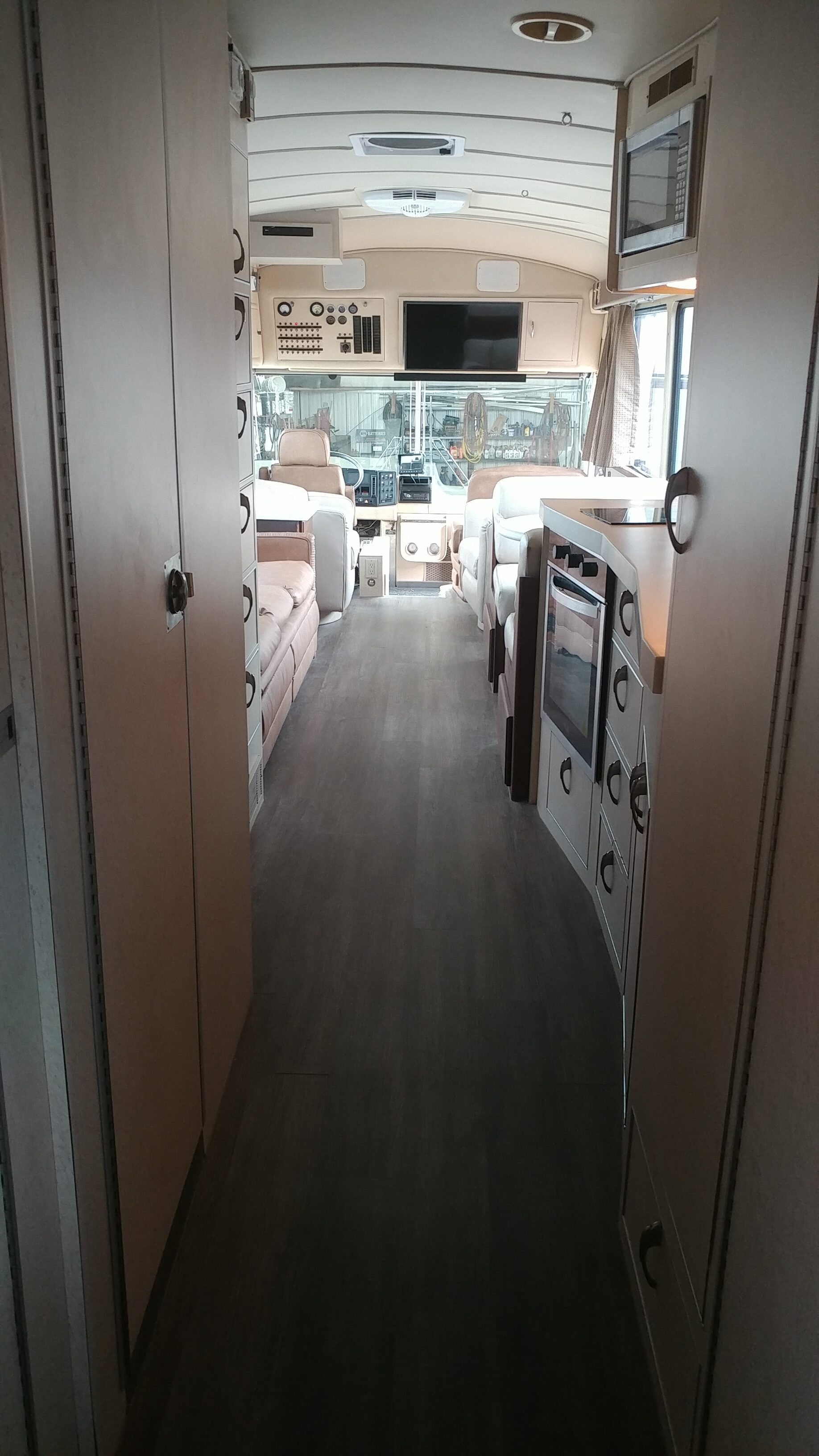 1988 MCI Custom Coach 102A3 Luxury Coach Sales & Service